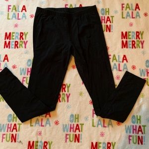 Black leggings by Vera Wang